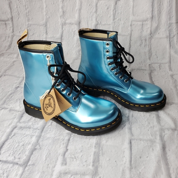 NEW DR. MARTENS BLUE VEGAN COMBAT BOOTS - Picture 5 of 9